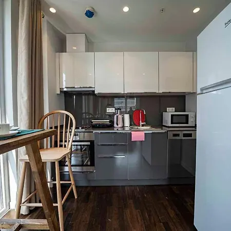 Apartment A Modern New Furnished Residence *
